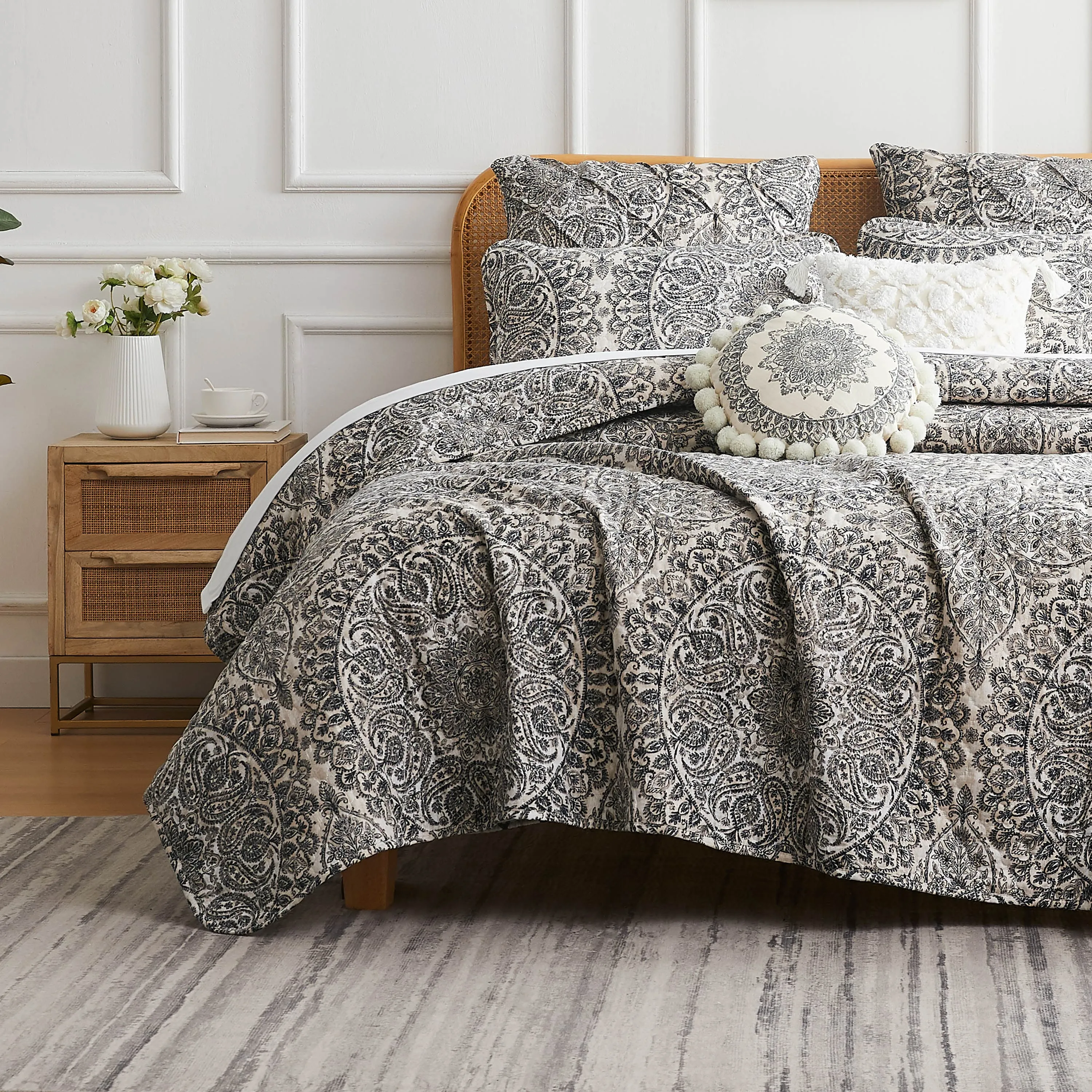 Ashanti 7-Piece Quilt Bedding Set