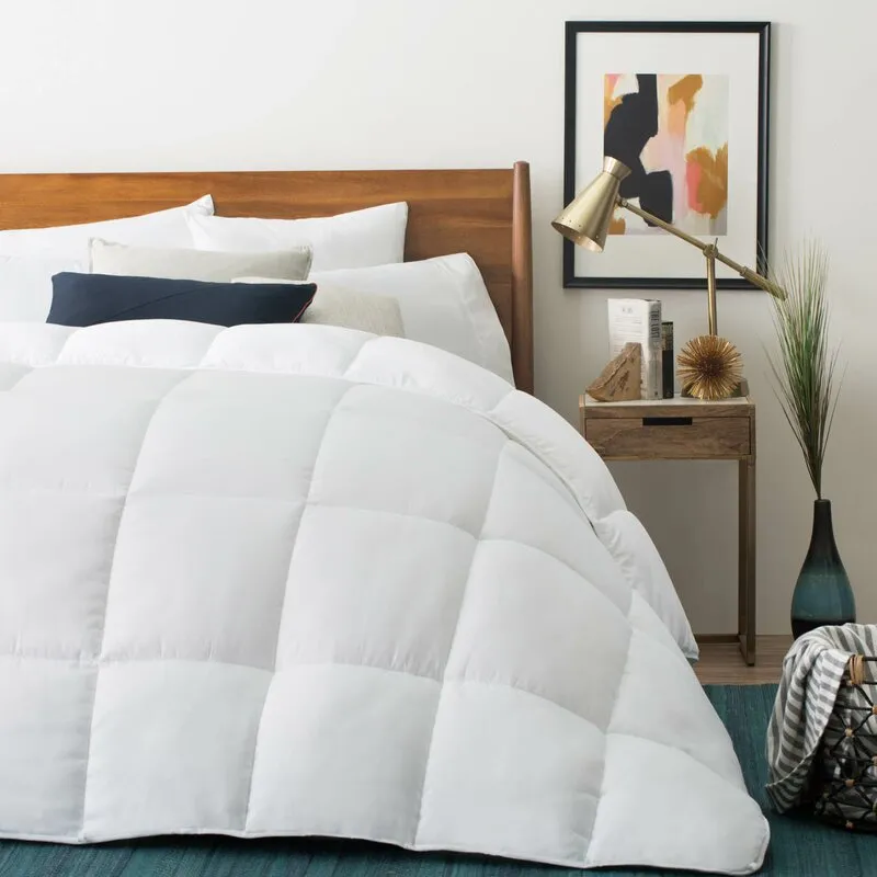 Goofdo White Microfiber Down Alternative Comforter