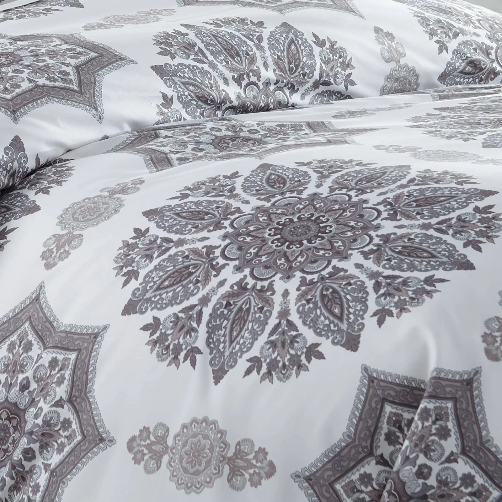 Infinity Comforter Set