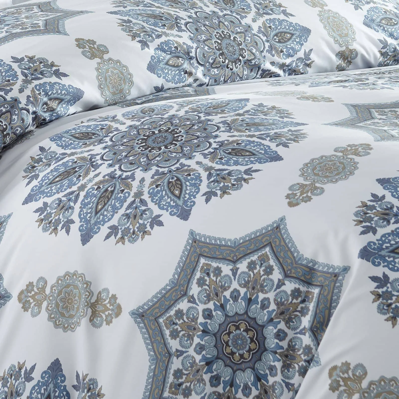 Infinity Comforter Set