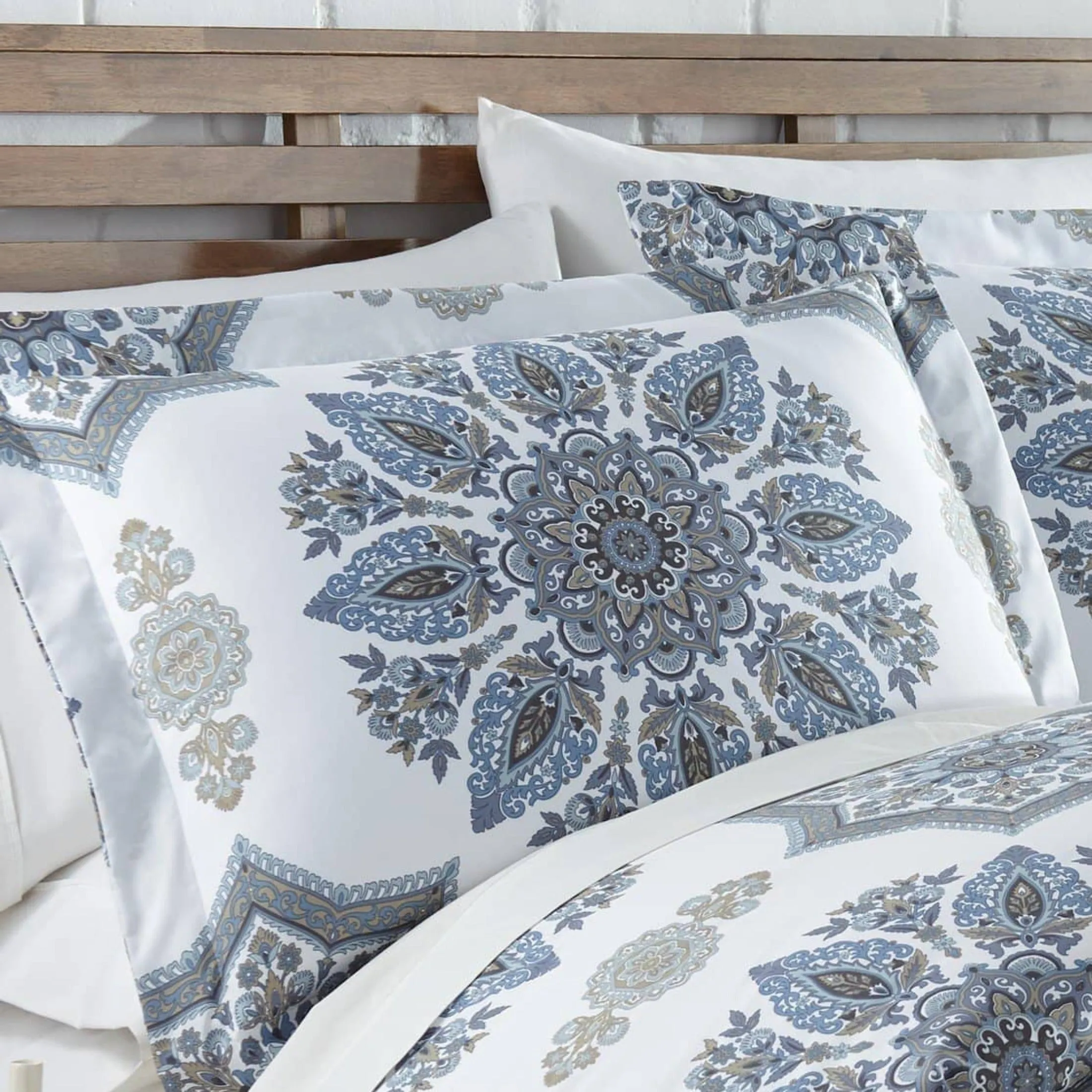 Infinity Comforter Set