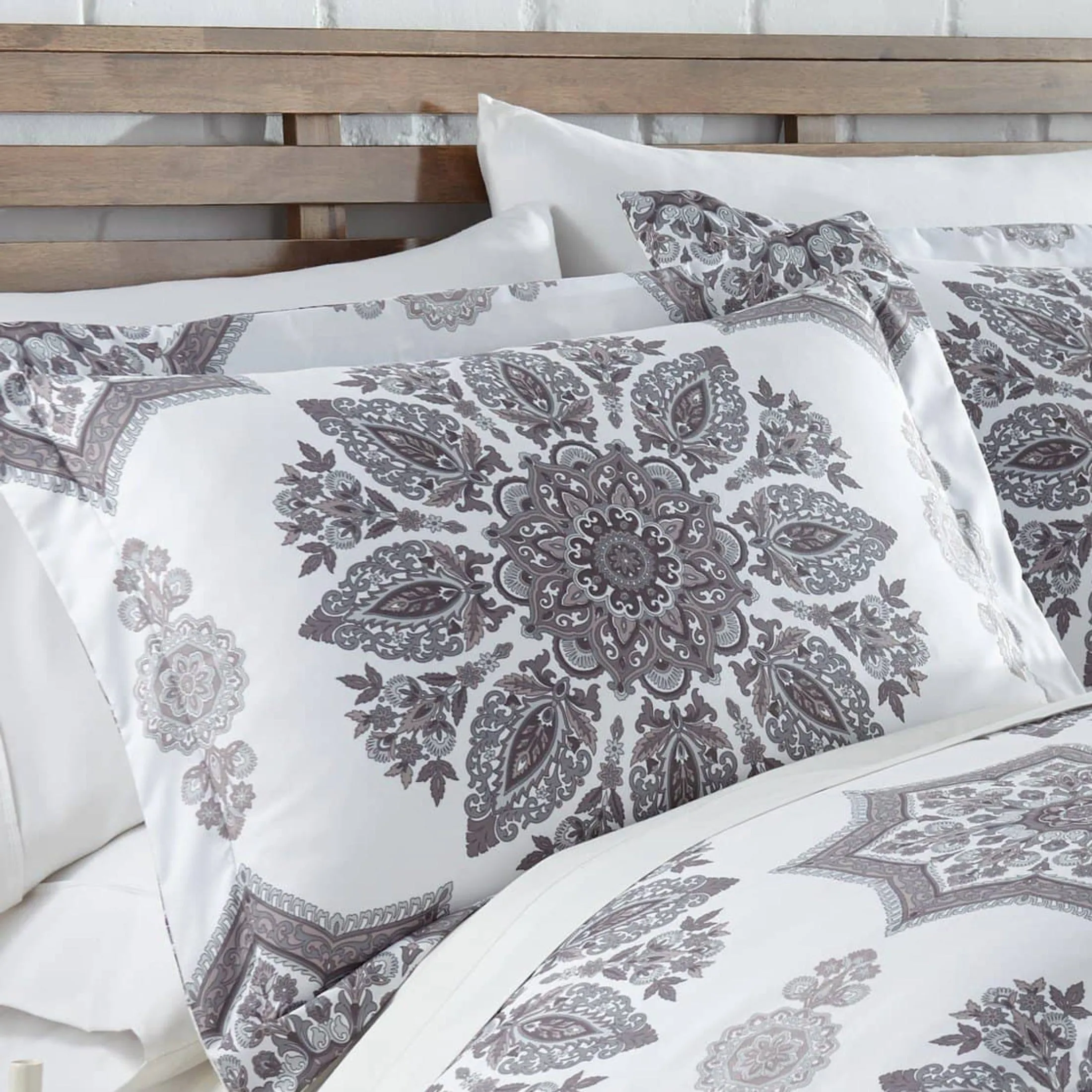 Infinity Comforter Set