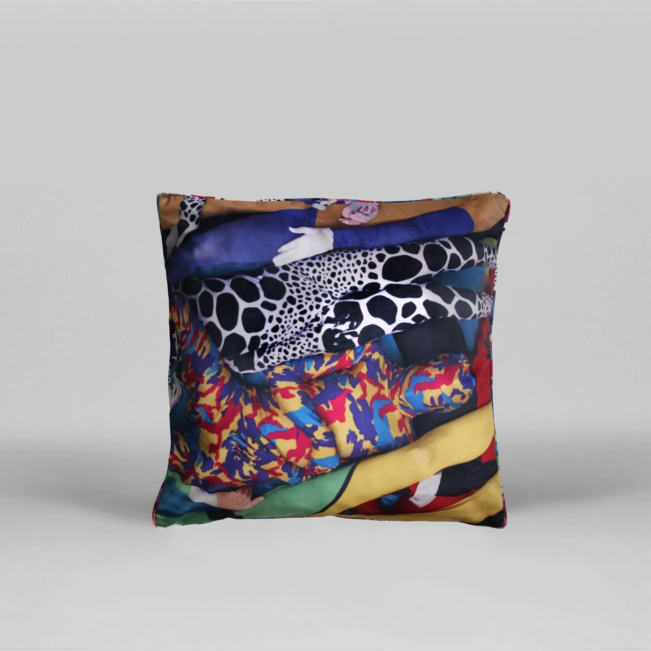 OLAF BREUNING, UNITLED (2019) Art Pillow for Henzel Studio