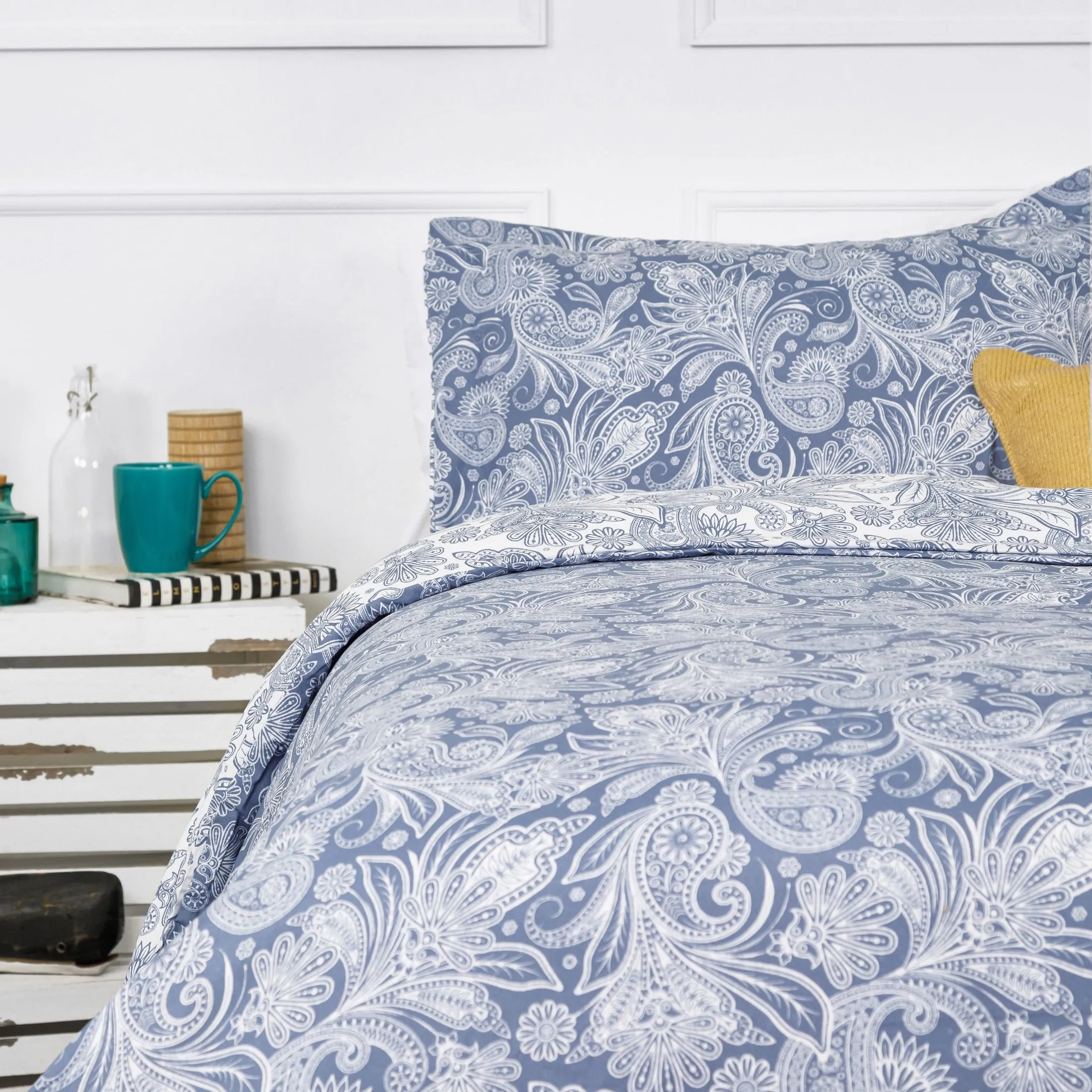 Perfect Paisley Reversible Comforter Set