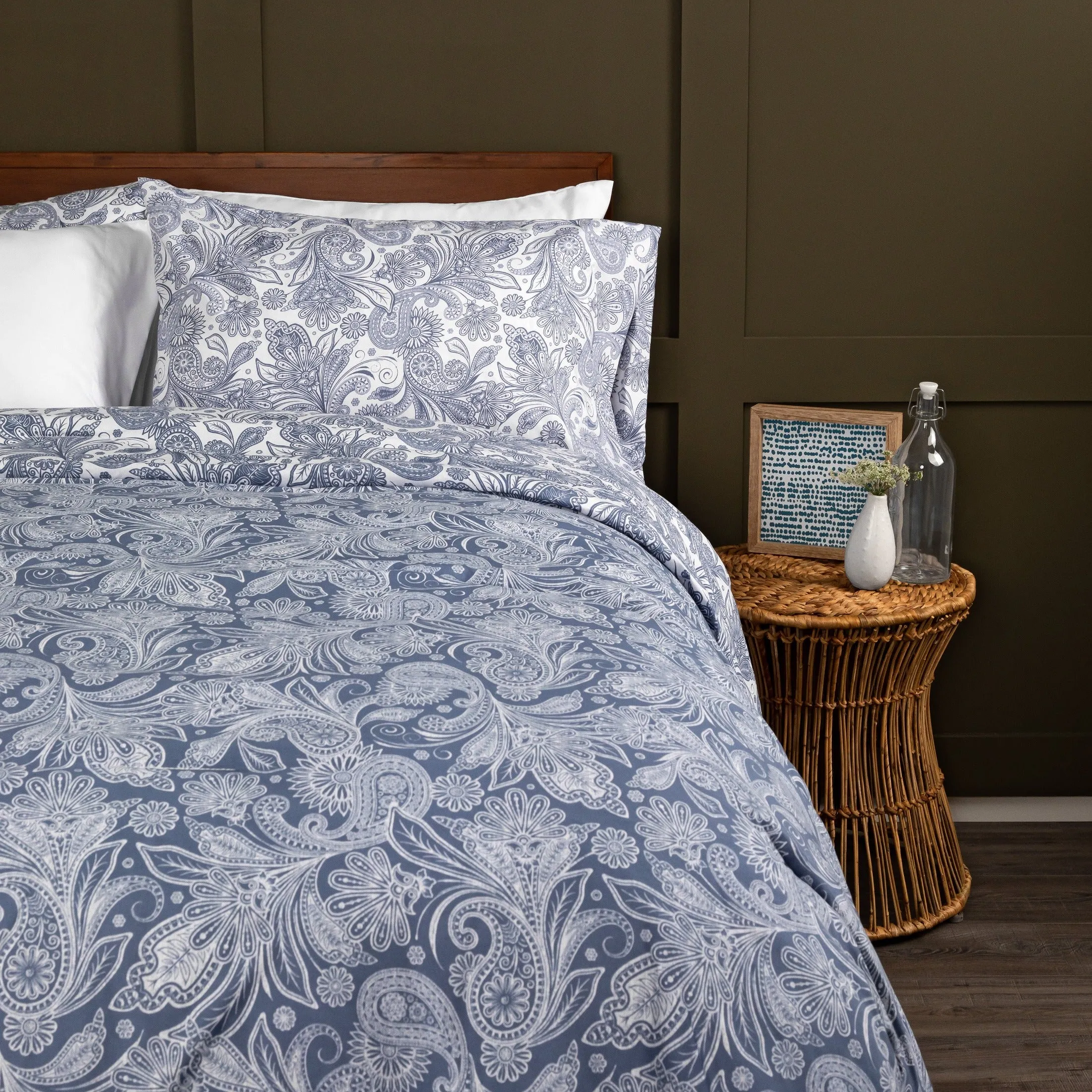 Perfect Paisley Reversible Comforter Set