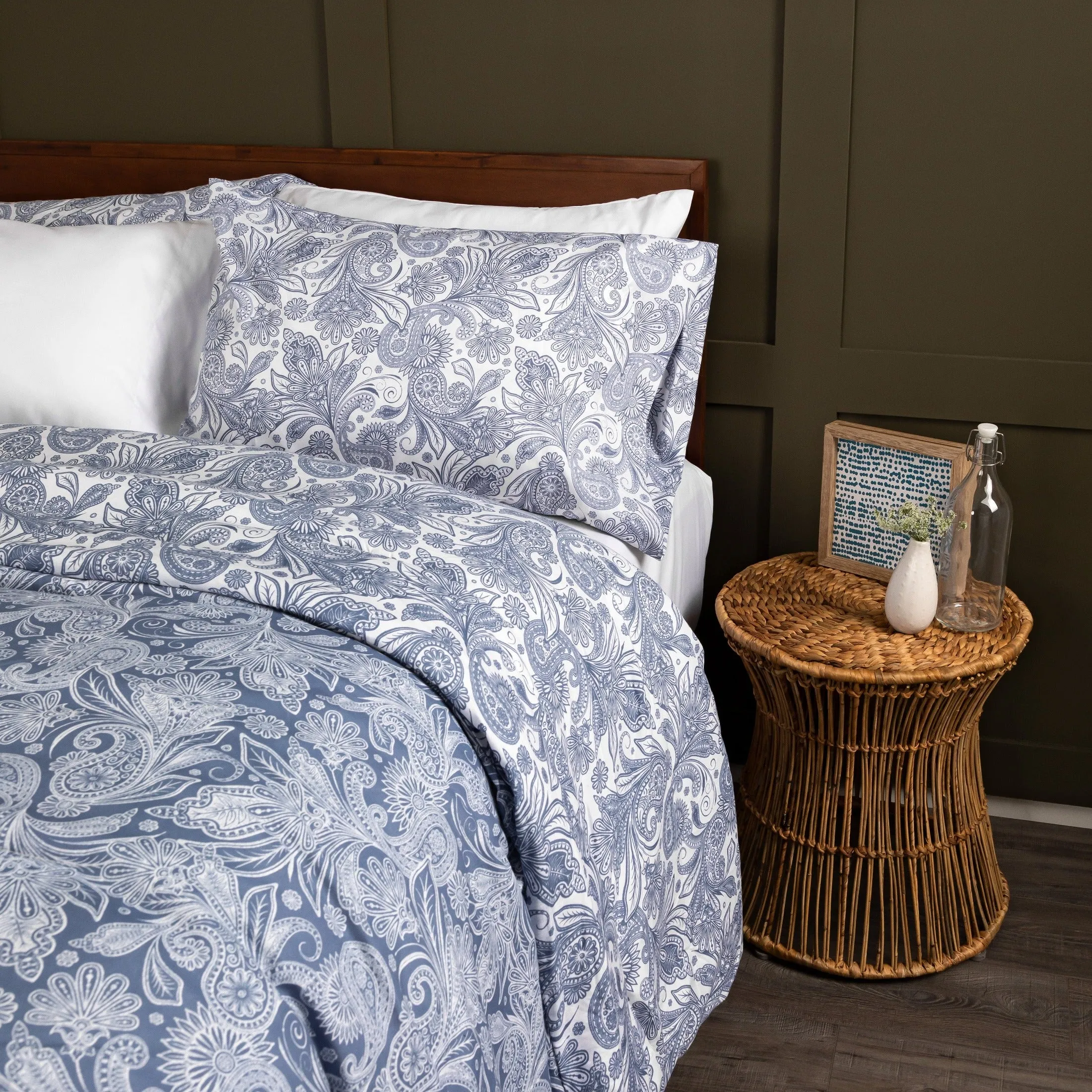 Perfect Paisley Reversible Comforter Set