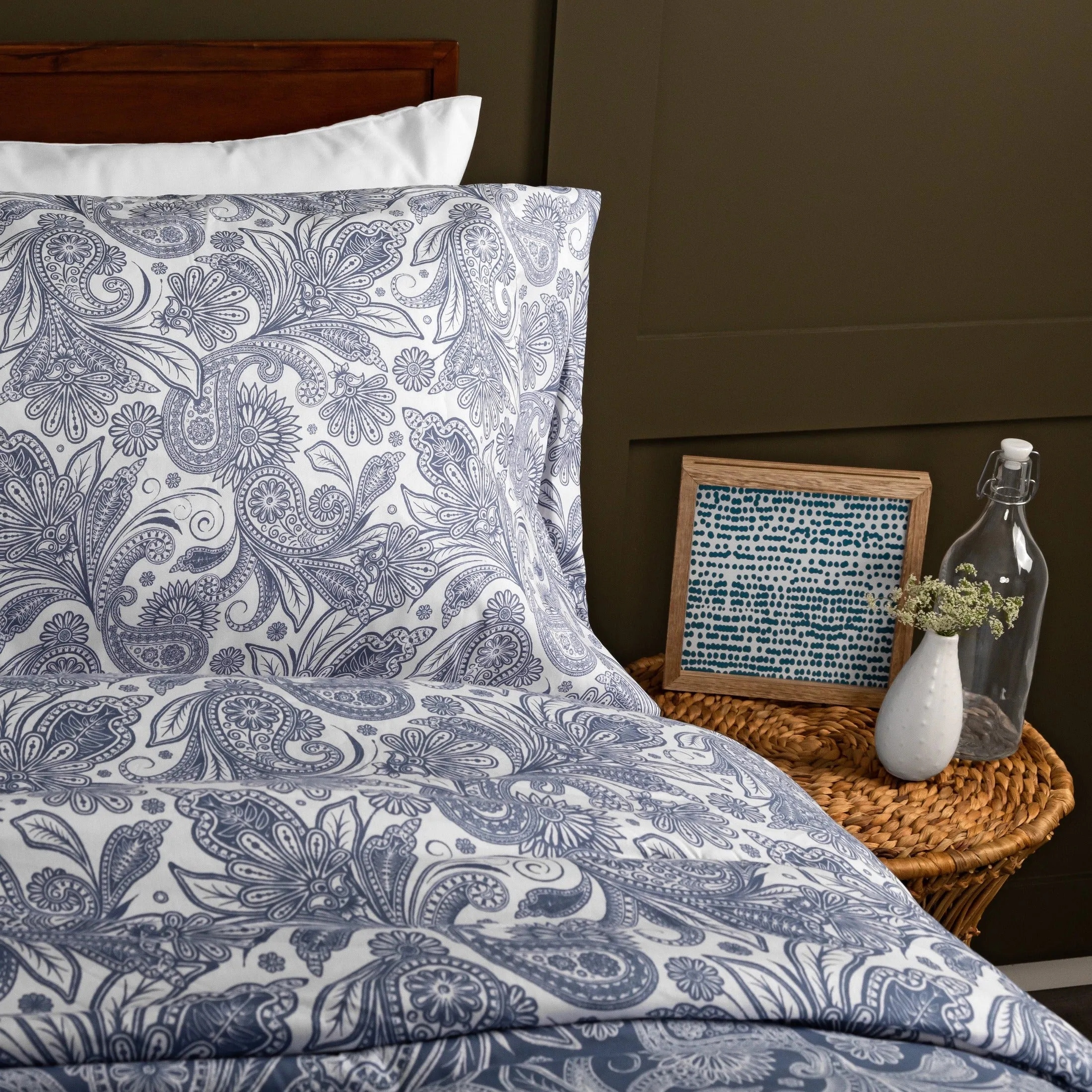 Perfect Paisley Reversible Comforter Set