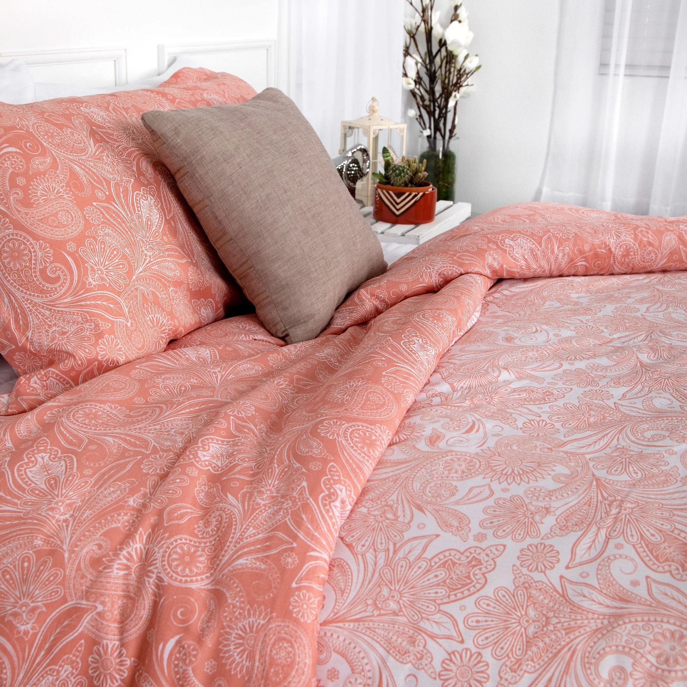 Perfect Paisley Reversible Comforter Set