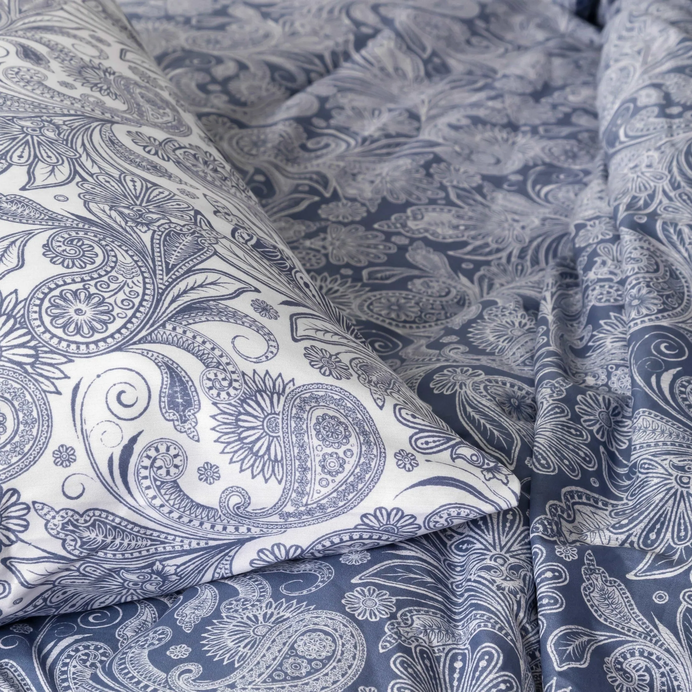 Perfect Paisley Reversible Comforter Set