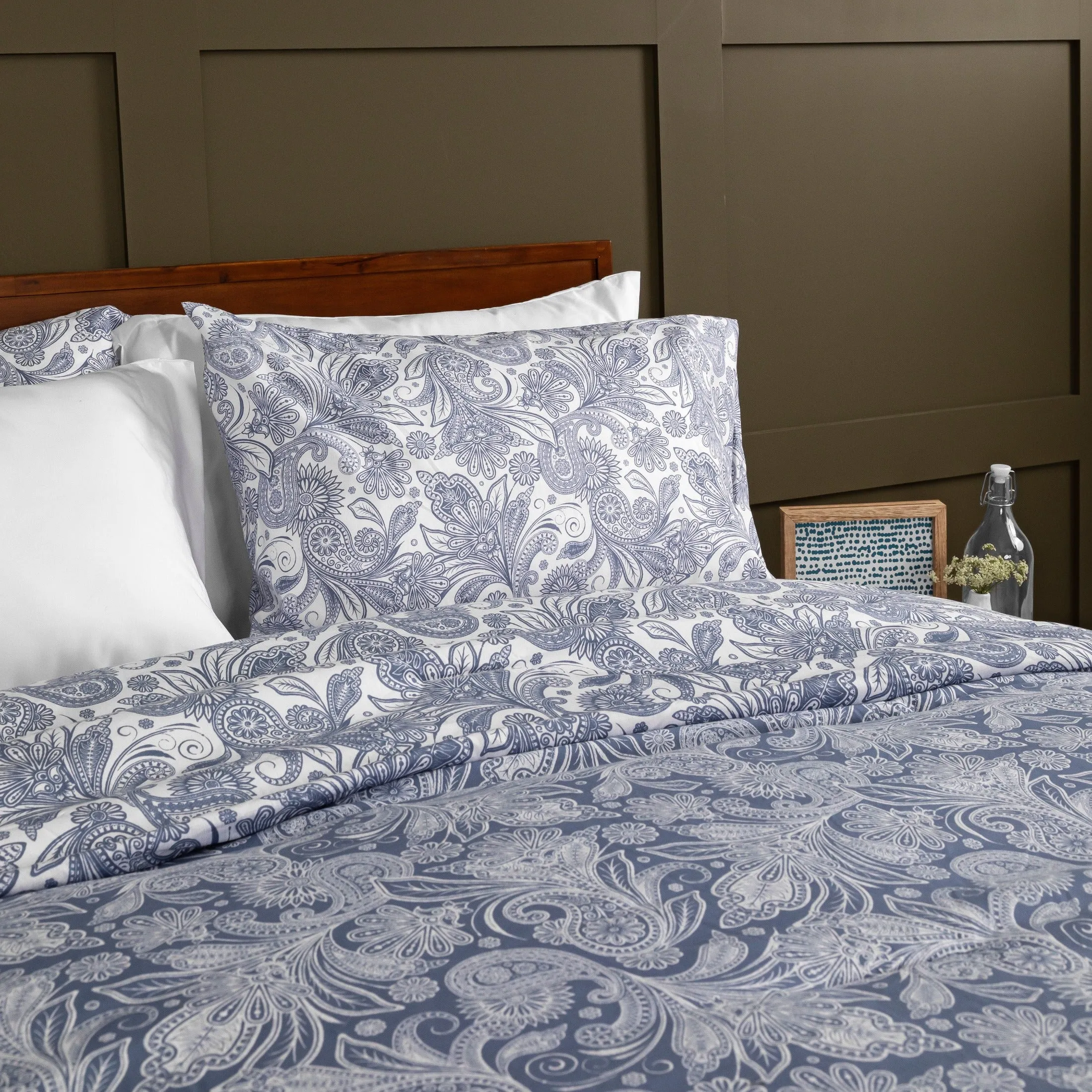 Perfect Paisley Reversible Comforter Set