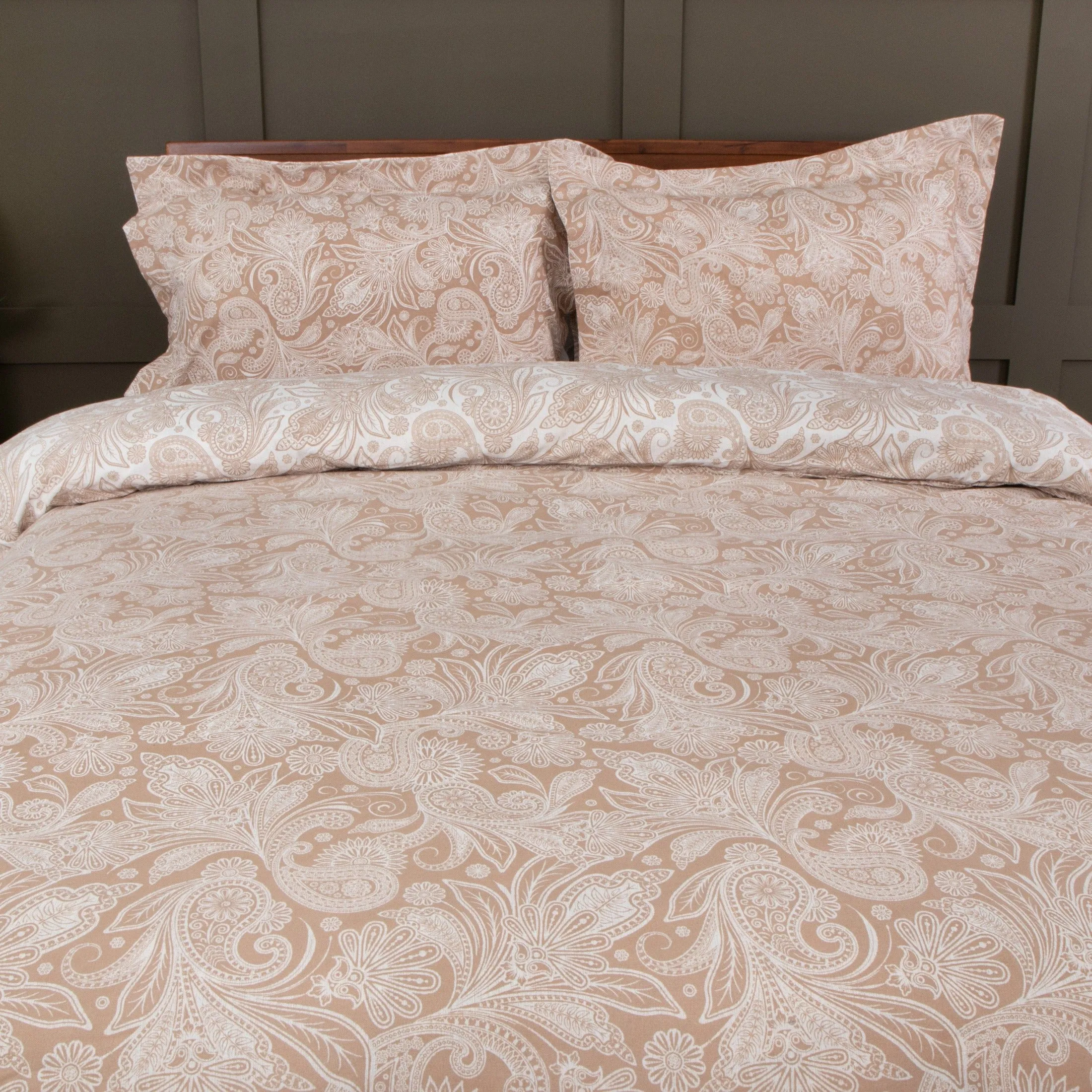 Perfect Paisley Reversible Comforter Set