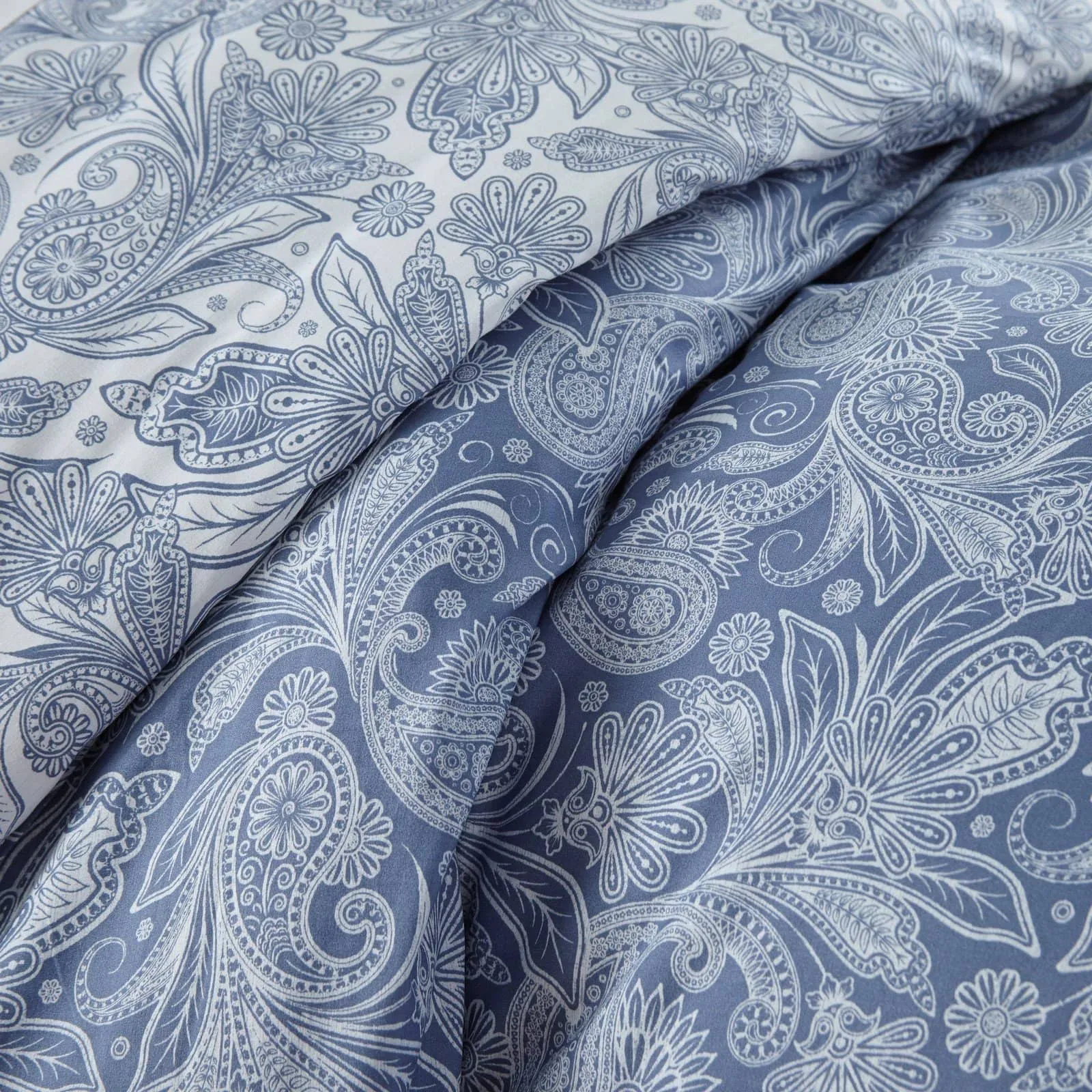 Perfect Paisley Reversible Comforter Set