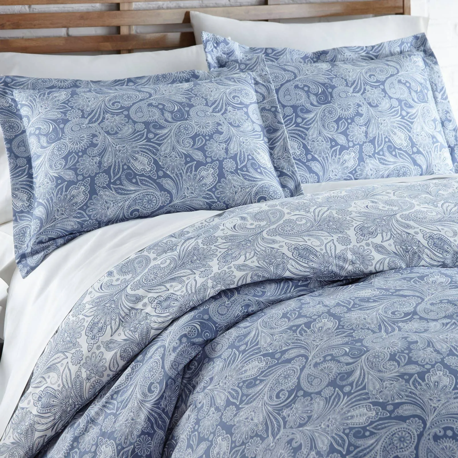 Perfect Paisley Reversible Comforter Set