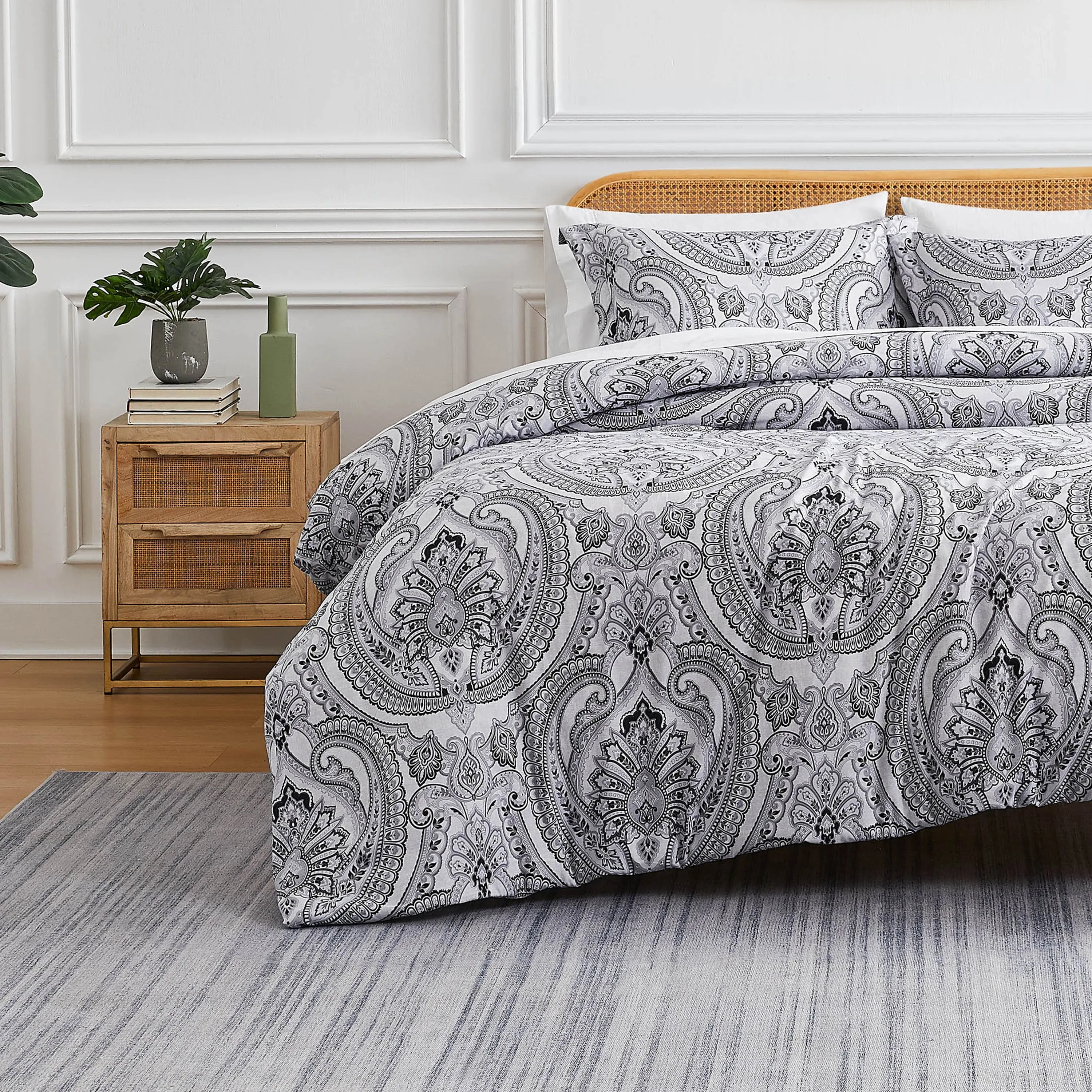 Pure Melody Comforter Set