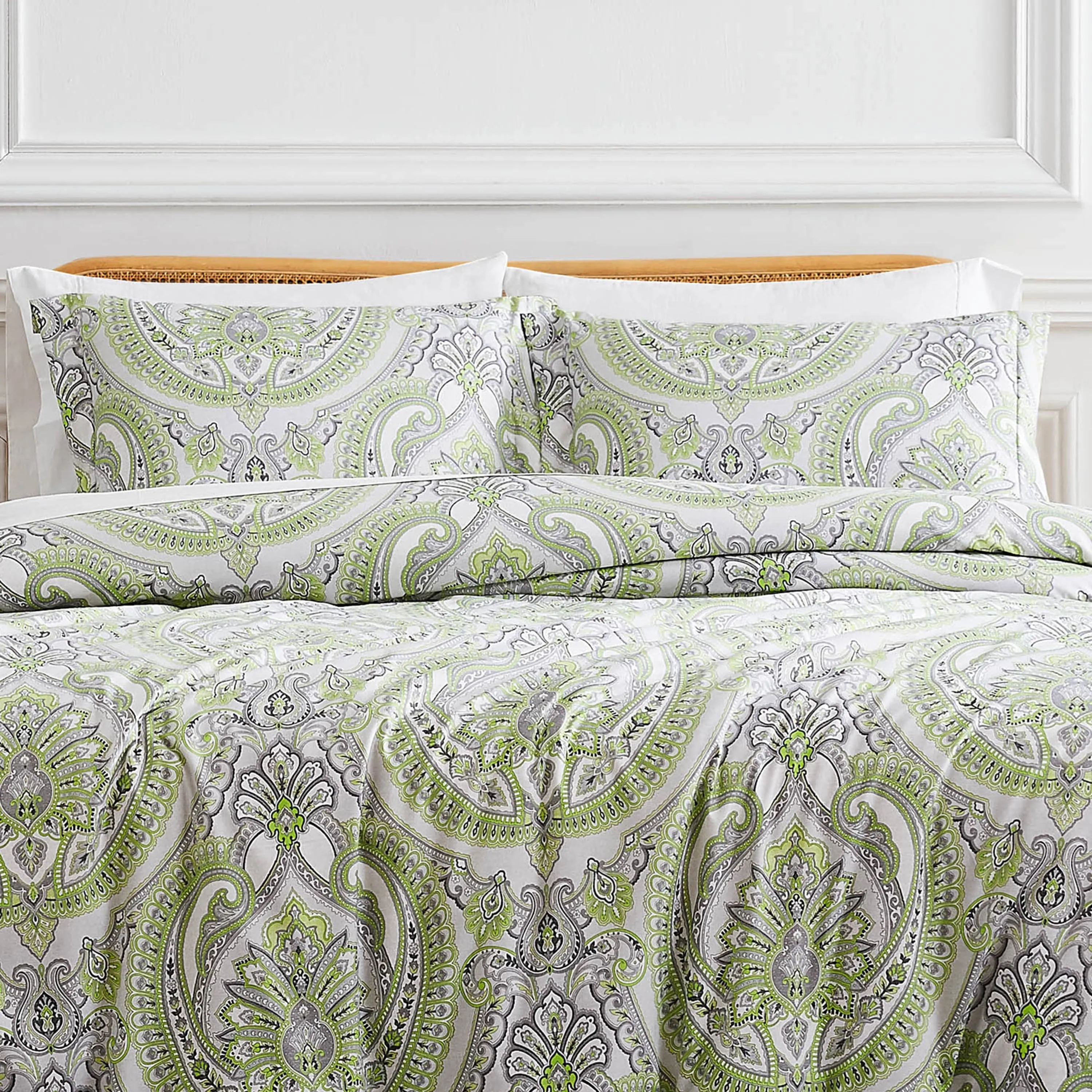 Pure Melody Comforter Set