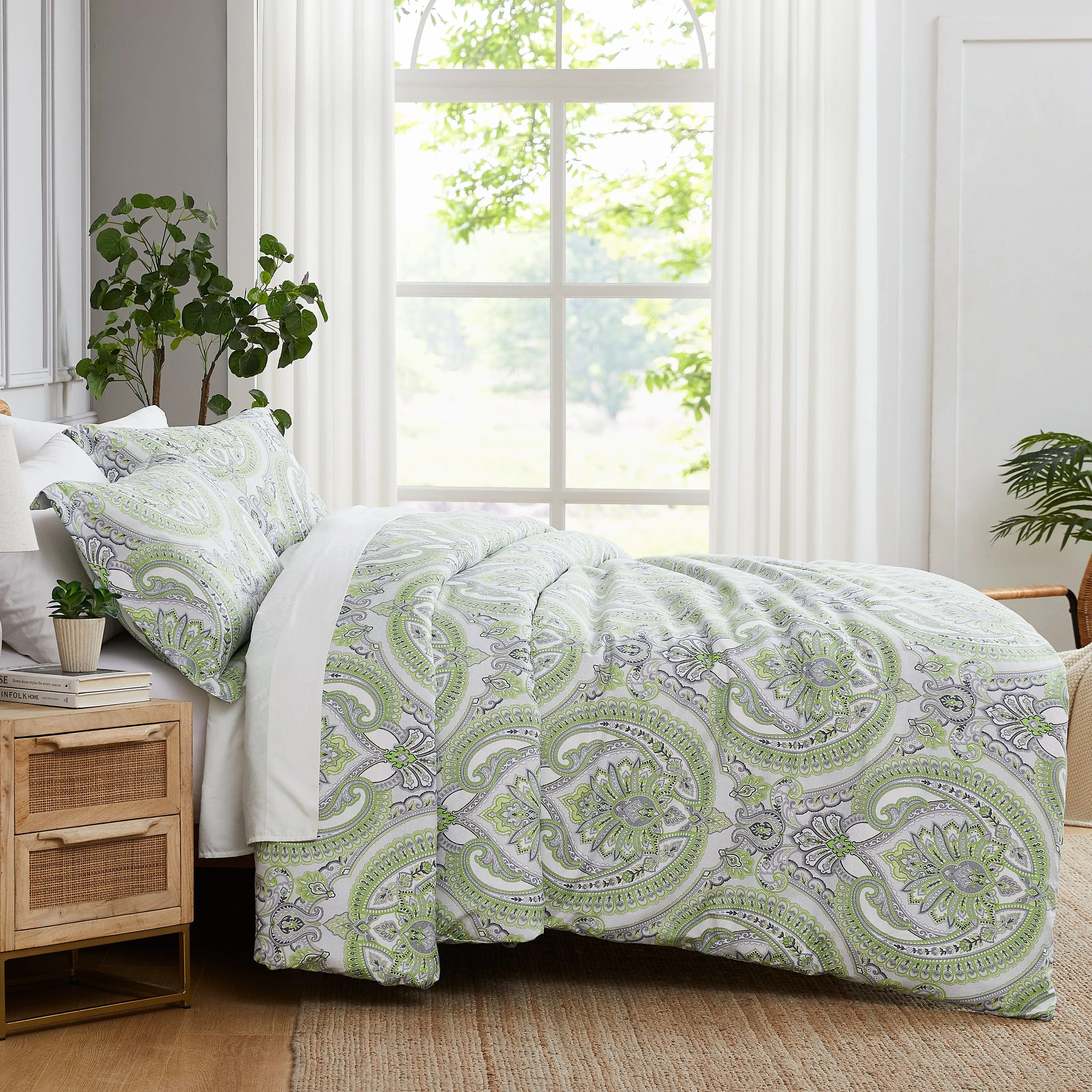 Pure Melody Comforter Set