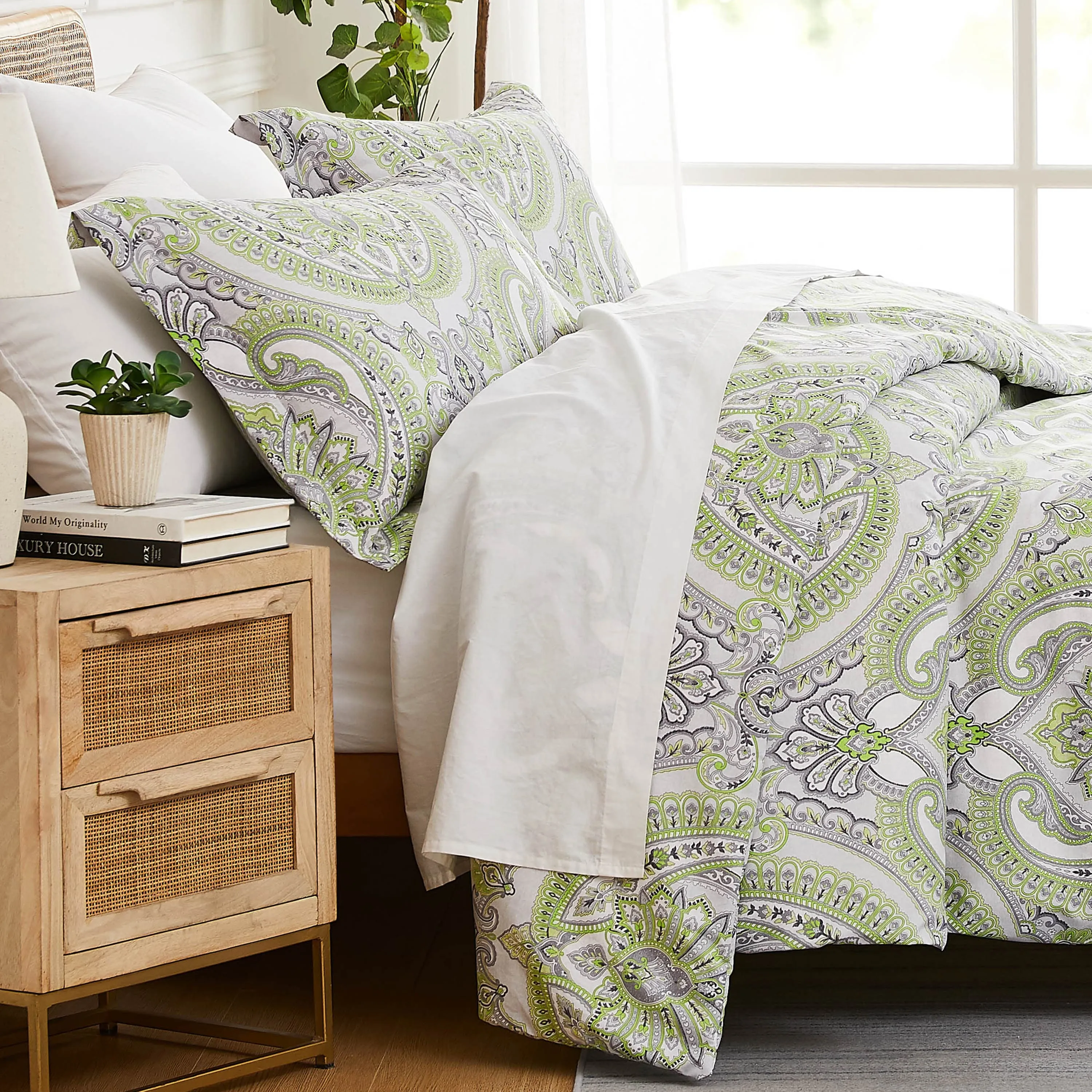 Pure Melody Comforter Set