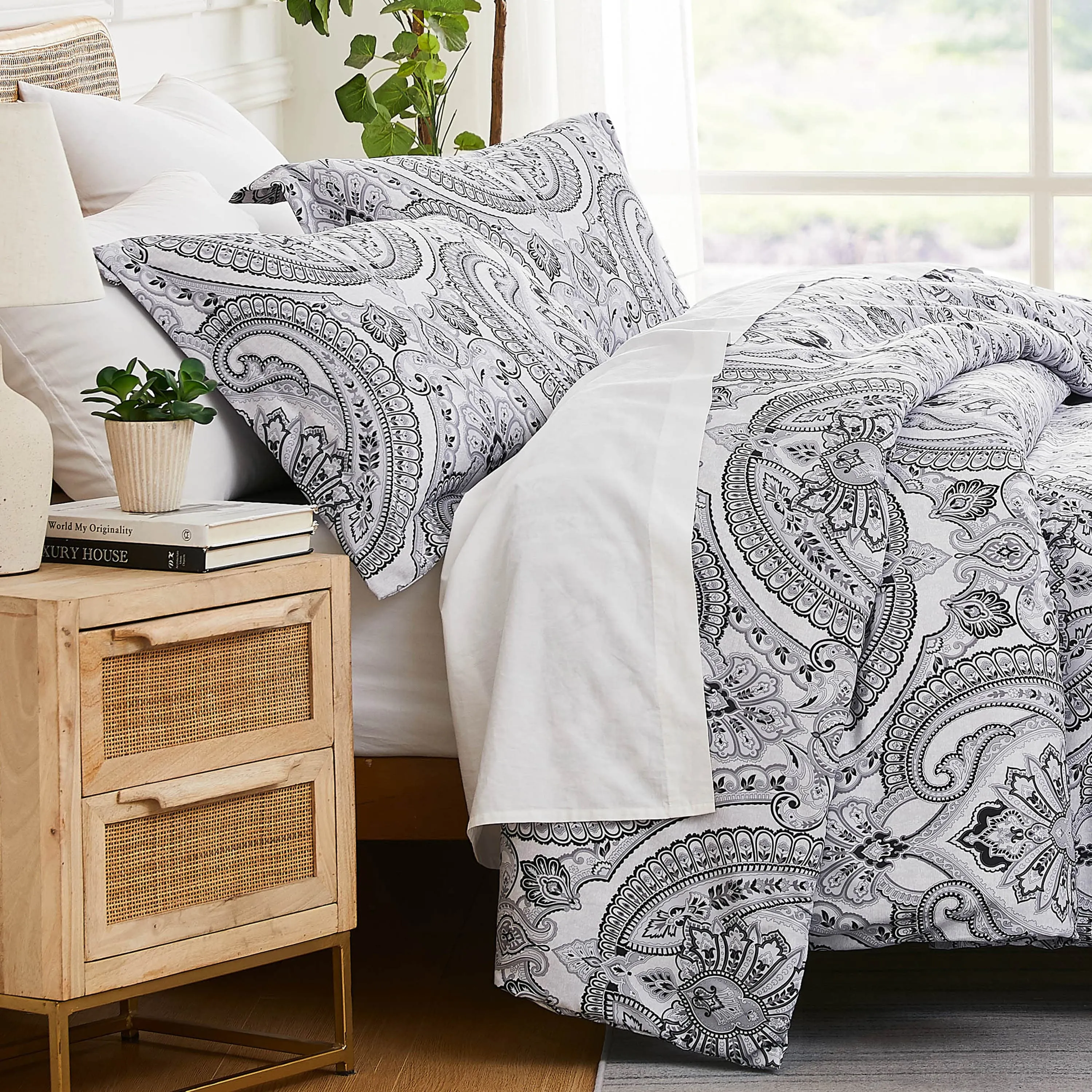 Pure Melody Comforter Set