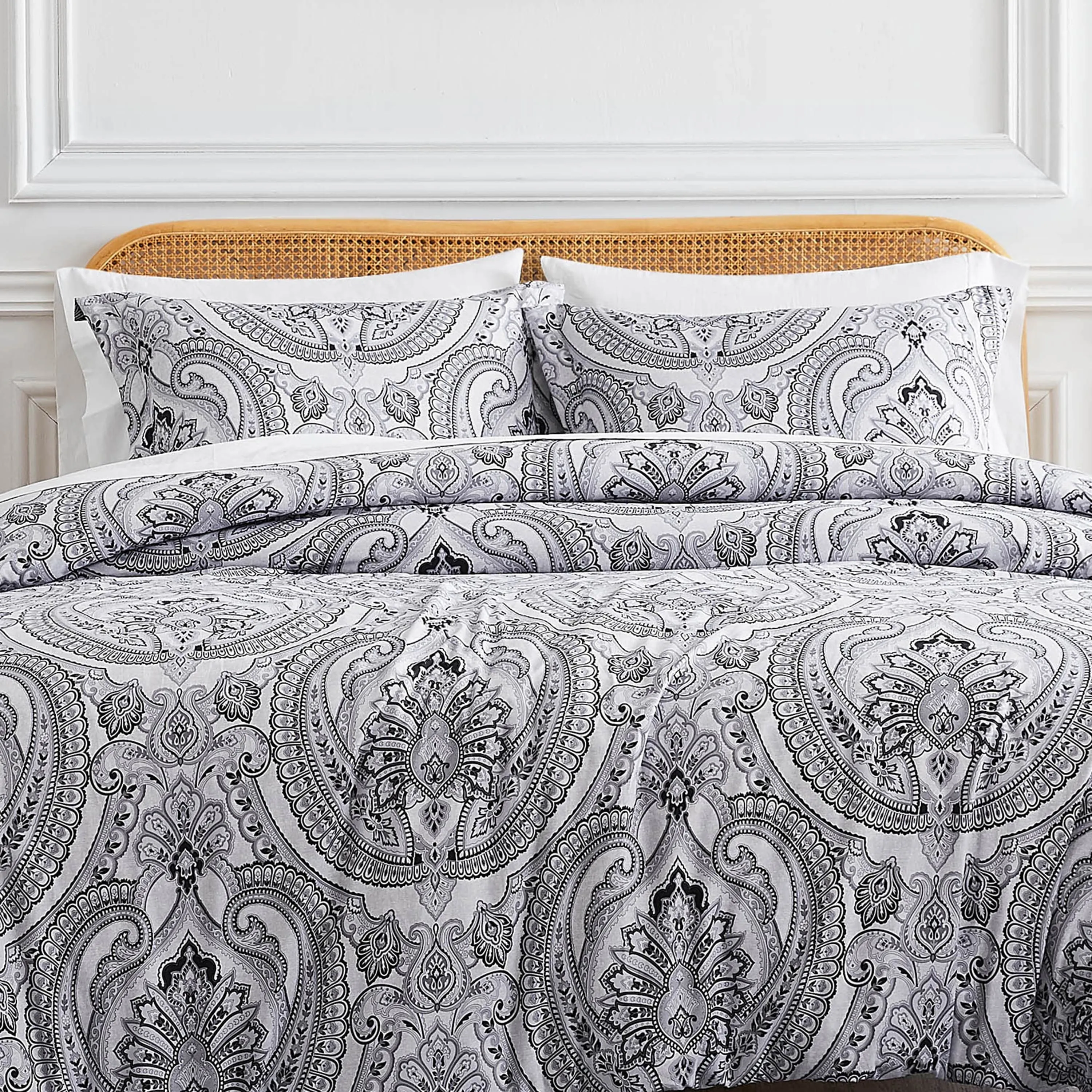 Pure Melody Comforter Set