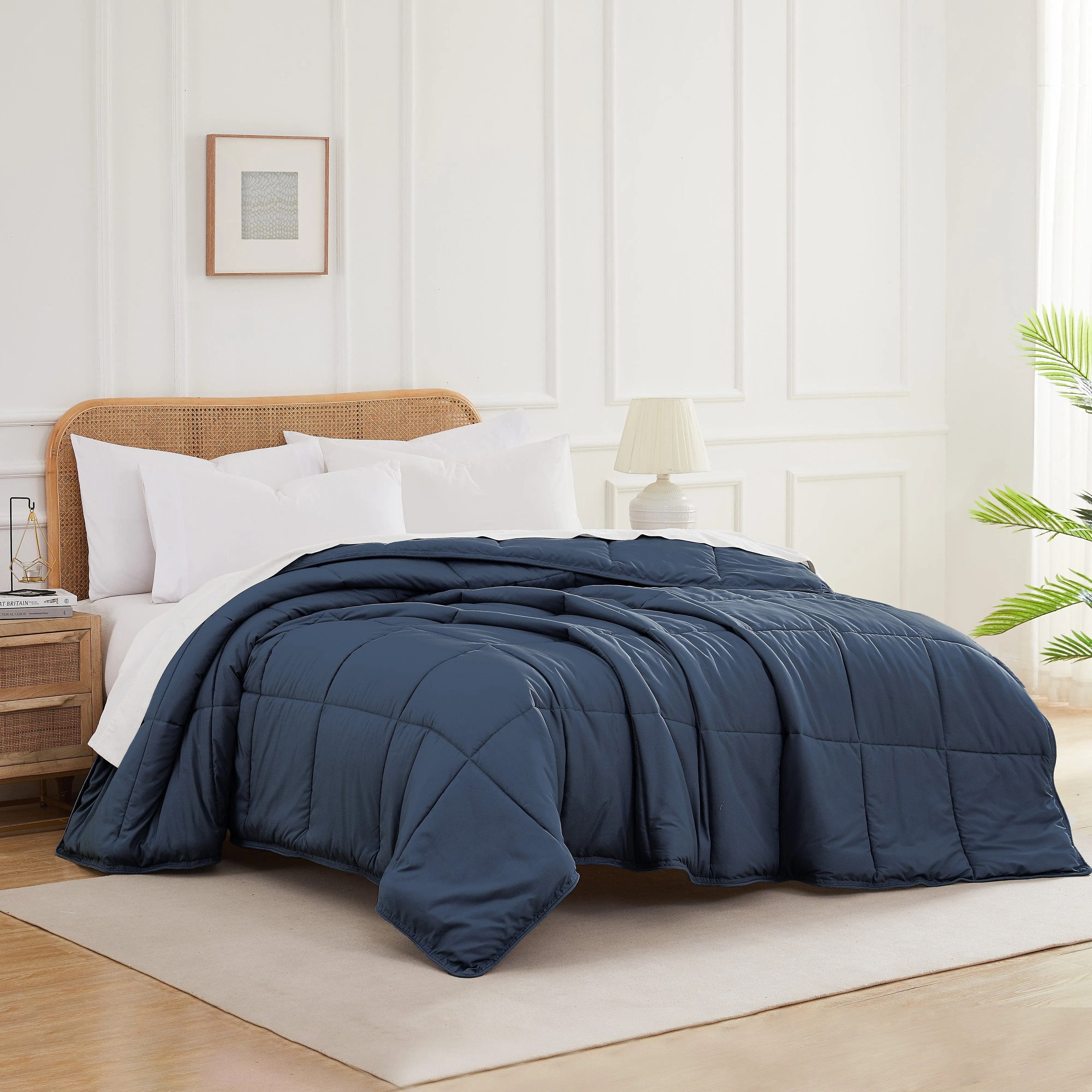 Vilano Down Alternative Comforter