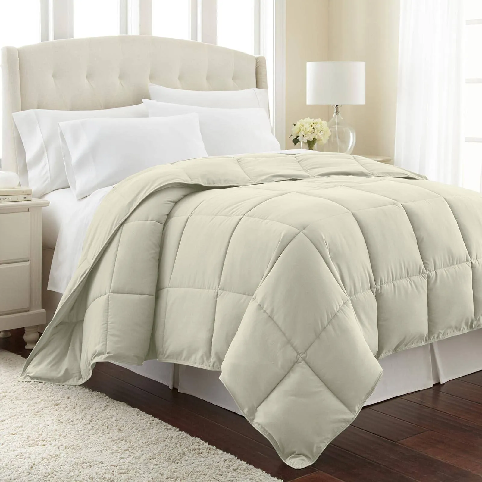 Vilano Down Alternative Comforter