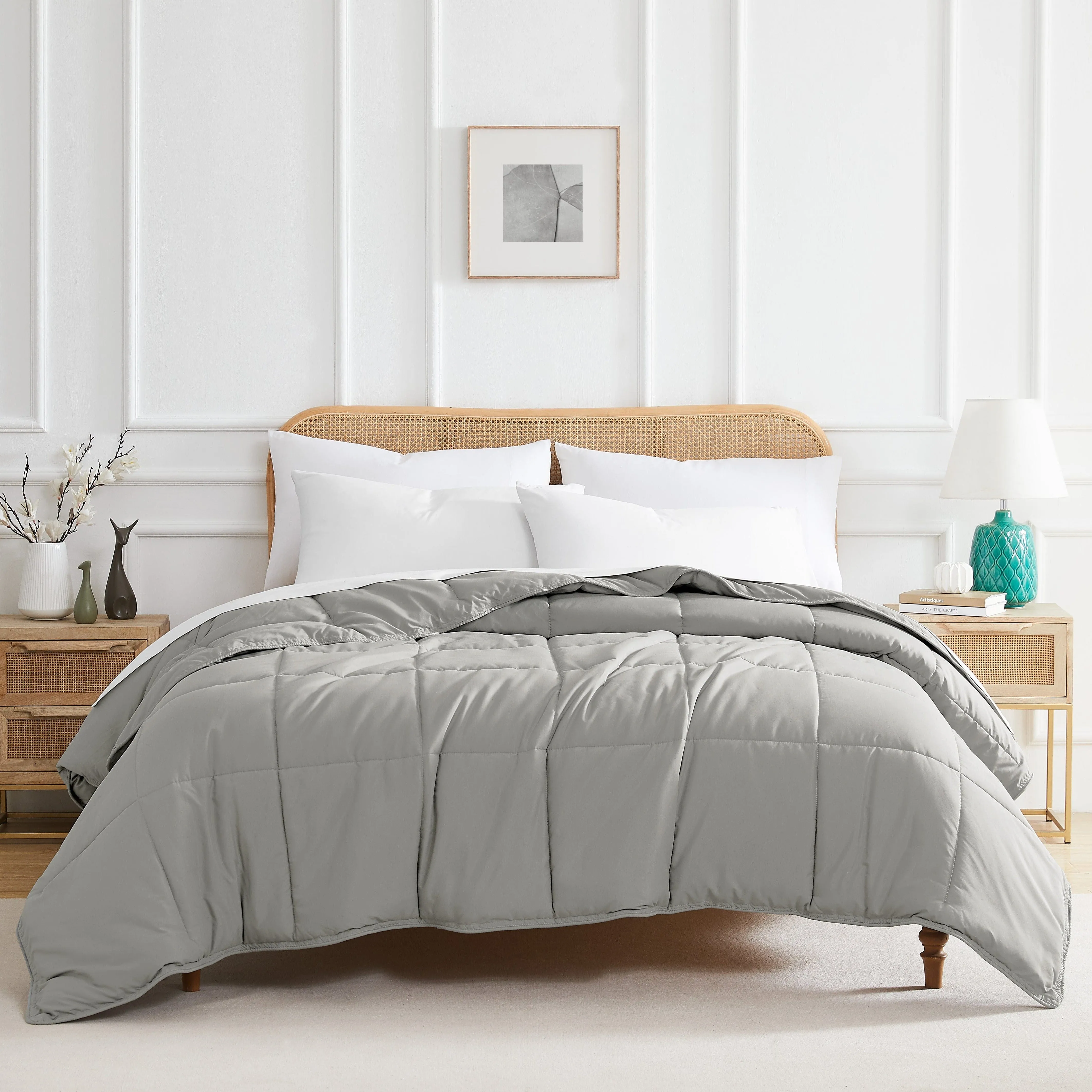 Vilano Down Alternative Comforter