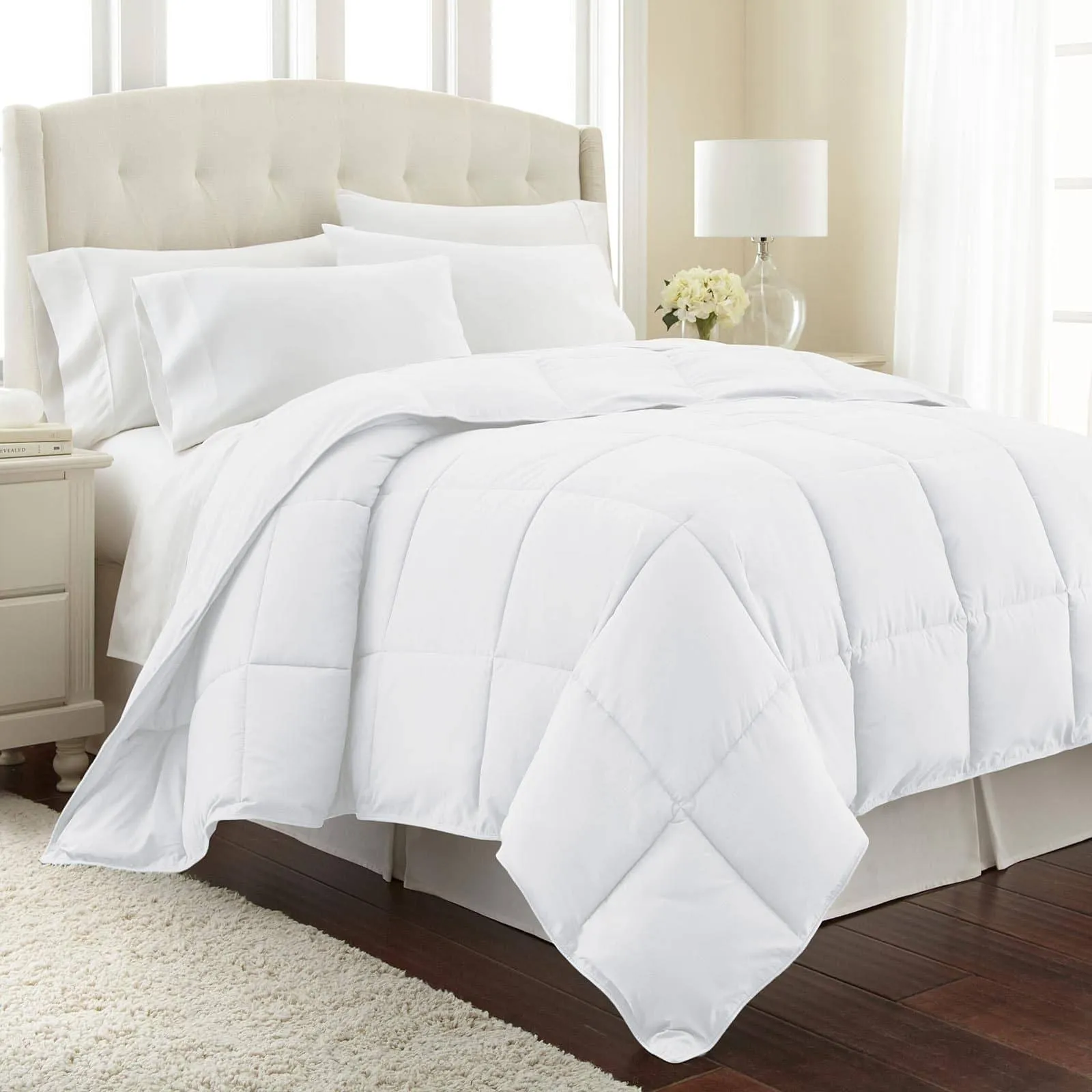 Vilano Down Alternative Comforter