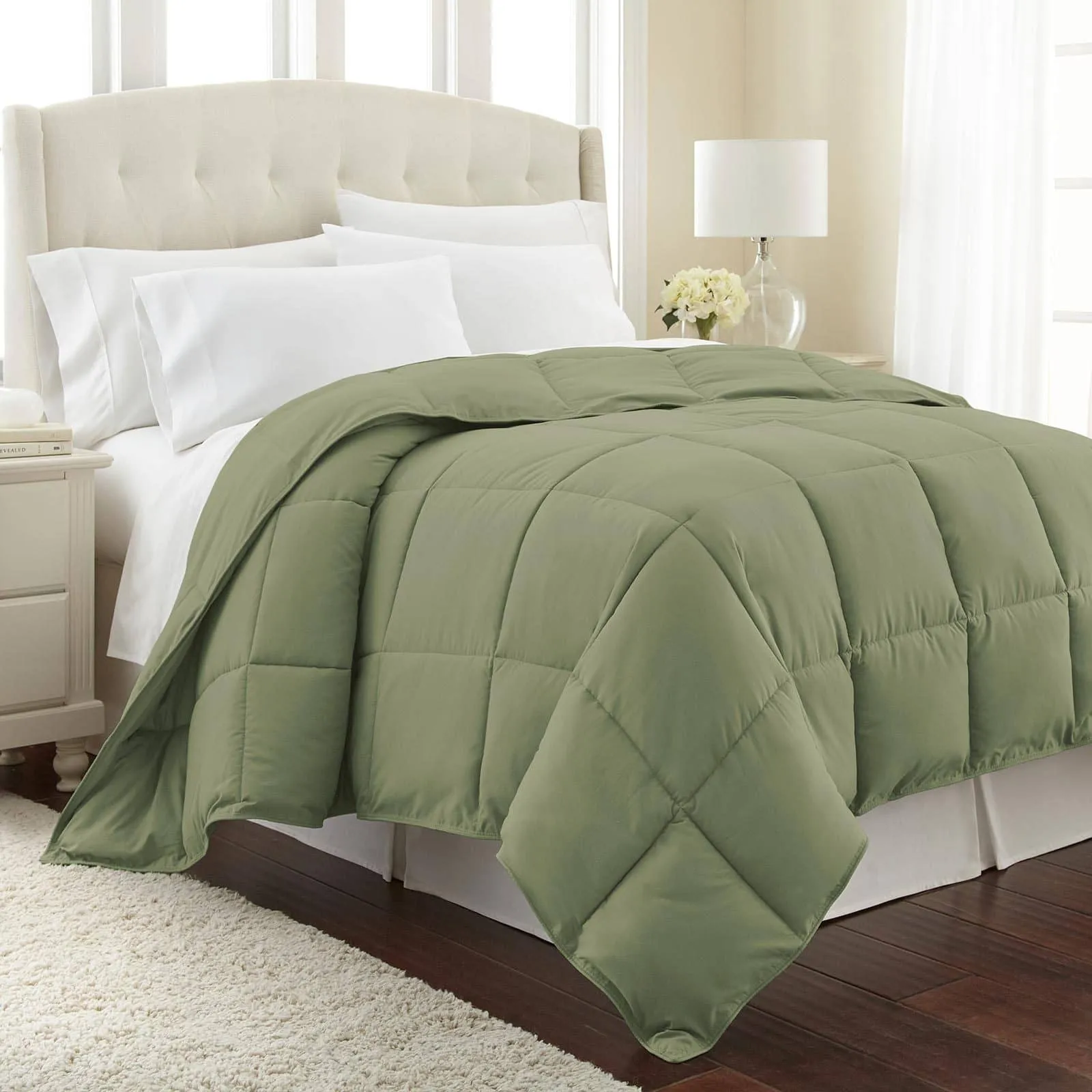 Vilano Down Alternative Comforter